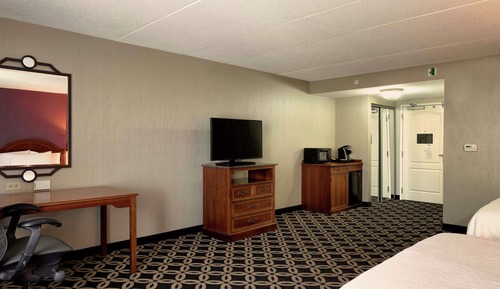 Habitación, 2 camas dobles, accesible para personas con discapacidad, bañera (Hearing Impaired)