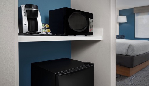 Habitación, 2 camas de matrimonio (Communications, Roll-In Shower)