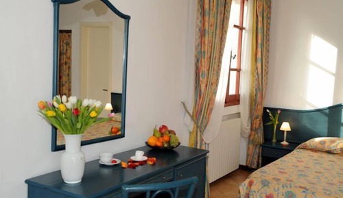 Habitación cuádruple, patio