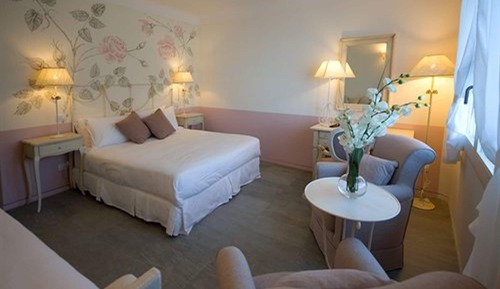 Deluxe Double Room, Private Pati on the Lake in Villa, No Lift