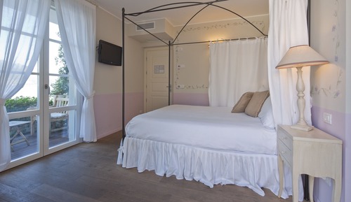 Habitación doble superior, patio (In Villa, First Floor, No Lift)