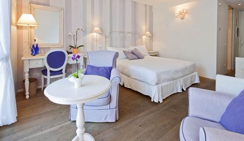 Junior Suite, Lake view in villa, No Lift