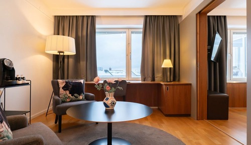 Suite junior, 1 cama de matrimonio grande, no fumadores (Separate Living Room)