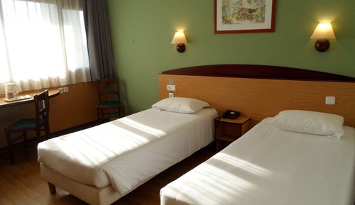 Habitación con 2 camas individuales