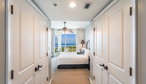 Deluxe 2 Bedrooms 2.5 Bath Condo, Waterview