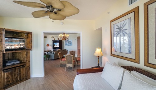 Deluxe 3 Bedrooms 3.5 Bath Condo, Waterview