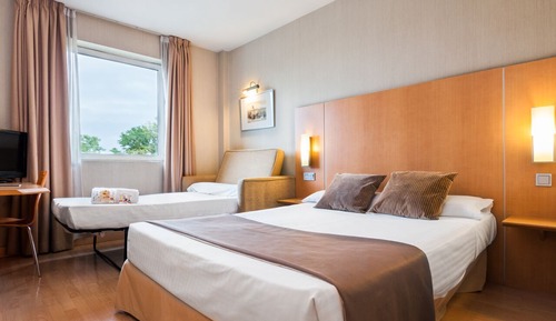 Habitación familiar (2 adults + 2 children)