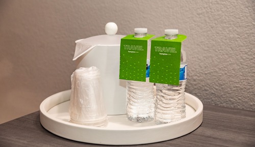 Habitación, 1 cama de matrimonio grande, frigorífico y microondas