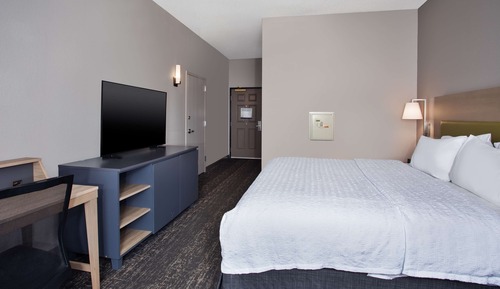 Habitación, 1 cama de matrimonio grande, bañera (Mobility & Hearing)