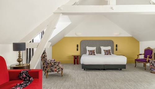 Habitación junior con 1 cama doble o 2 individuales