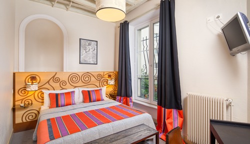 Habitación clásica con 2 camas individuales