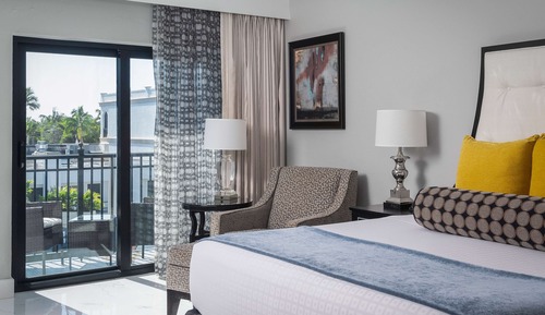 Habitación Deluxe, 1 cama de matrimonio grande, vistas a la piscina