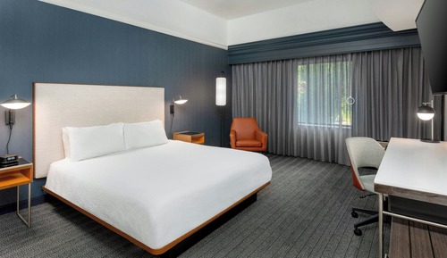 Habitación, 1 cama de matrimonio grande (Mobility/Hearing Accessible, Tub)