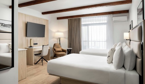 Habitación, 2 camas de matrimonio, balcón, vistas a la montaña