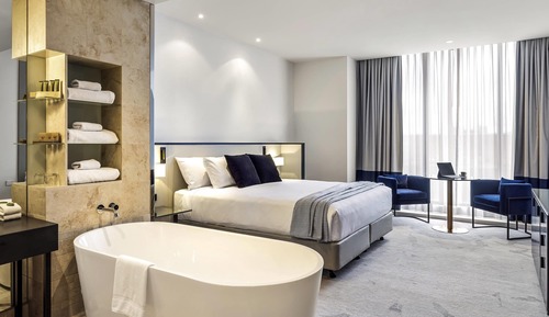 Peppers Premium King Room