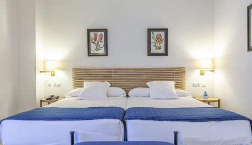 Habitación estándar doble (2 Adults + 1 Child)