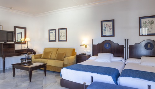 Habitación doble superior (2 Adults + 1 Child)