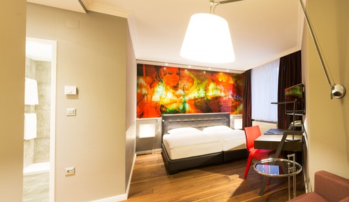 Habitación cuádruple Deluxe, vistas al jardín