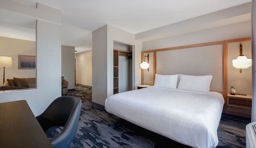 Estudio, 1 cama de matrimonio grande con sofá cama