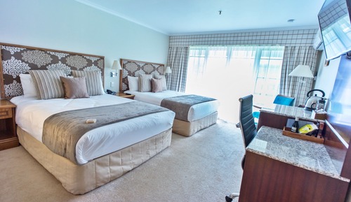 Habitación con 2 camas individuales, vistas al lago