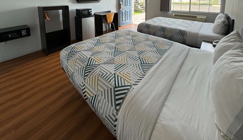 Habitación Deluxe, 2 camas de matrimonio, accesible para personas con discapacidad, no fumadores