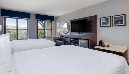 Estándar con 2 camas matrimoniales