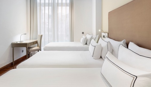 Melia Guestroom (2 Adults + 1 Child)