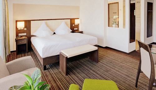 Habitación doble superior, balcón, vistas a la ciudad (Plus)