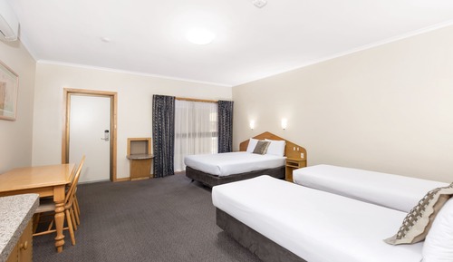 Habitación familiar, varias camas, bañera