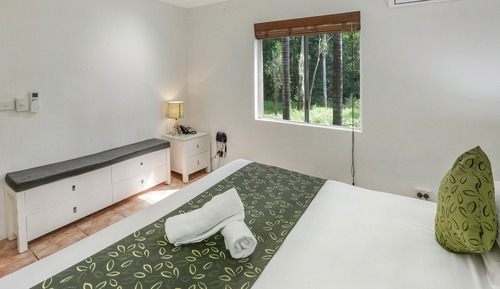 Estudio, vistas a la piscina (Plus)