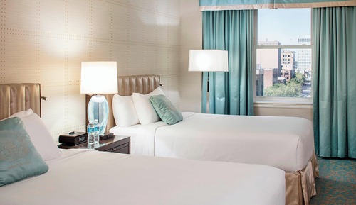 Habitación, 2 camas dobles, vistas a la ciudad