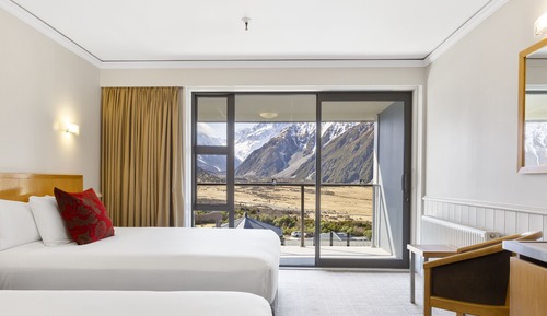 Habitación superior con 2 camas individuales, vistas a la montaña