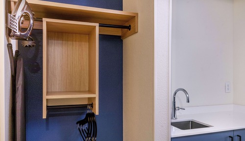 Habitación, 1 cama de matrimonio grande con sofá cama, bañera (Mobility)