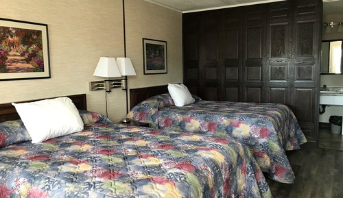 Habitación estándar, 2 camas de matrimonio (No Pets Allowed)