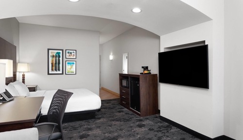 Habitación, 1 cama de matrimonio con sofá cama, accesible en silla de ruedas (Bathtub w/ Grab Bars)