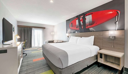 Habitación estándar, 1 cama de matrimonio grande, balcón, vistas a la ciudad (with Sofabed)