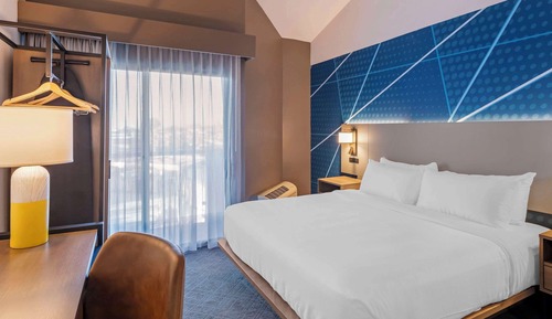 Suite, 1 King Bed with Sofa Bed, Balcony