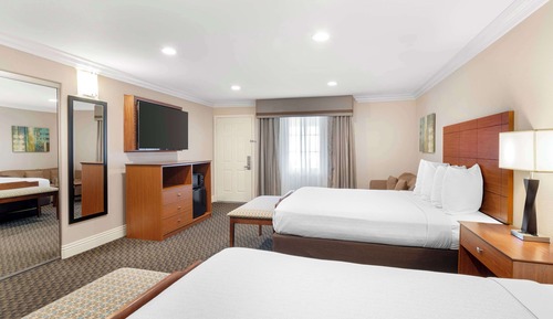 Suite, 2 camas de matrimonio, no fumadores, frigorífico y microondas (Larger Room)