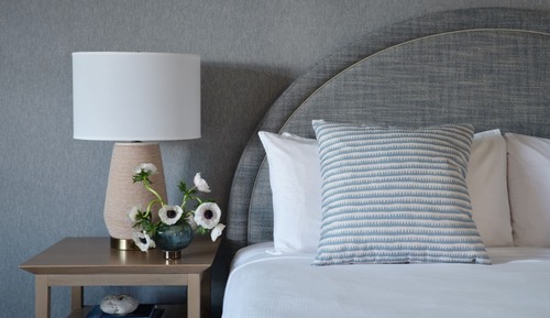 Water View 1 Queen Suites