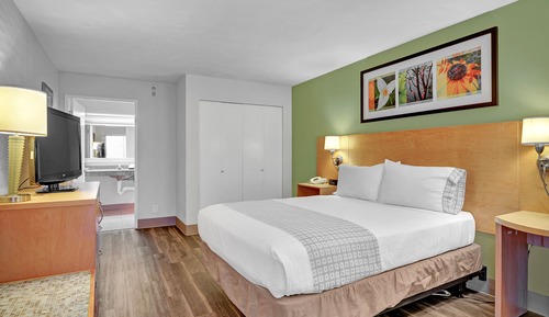 Habitación estándar, 1 cama de matrimonio, accesible para personas con discapacidad, bañera