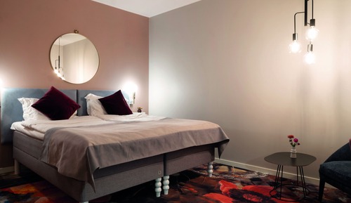 Habitación superior, sin ventanas