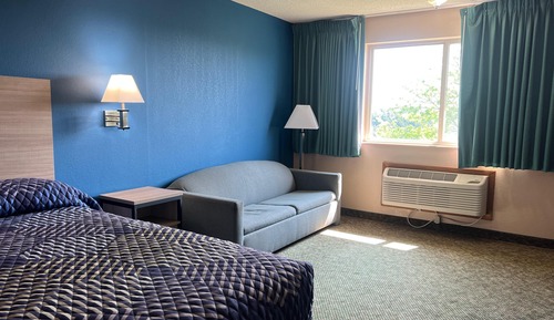 Queen Bed with Sofa Non-Smoking