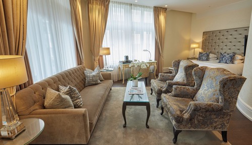 Junior Suite with Corner Balcony