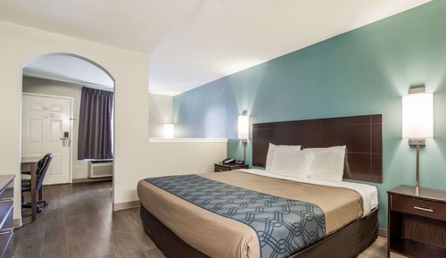 Habitación estándar, 1 cama de matrimonio grande con sofá cama, fumadores