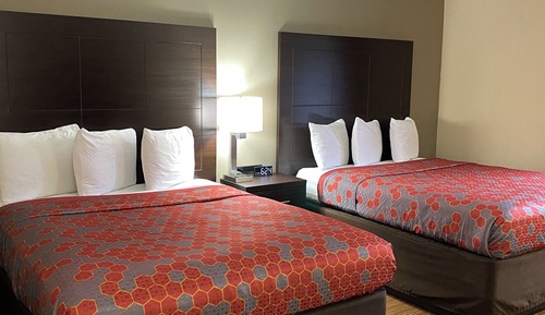 Habitación estándar, 2 camas de matrimonio, no fumadores (Larger Room;with Sofabed)