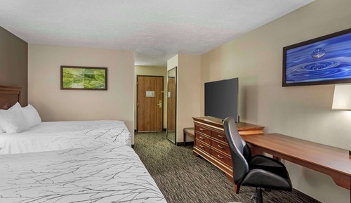 Habitación estándar, 2 camas de matrimonio, microondas, junto a la piscina