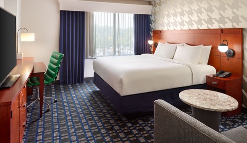 Habitación, 1 cama de matrimonio grande con sofá cama, no fumadores (Mobility Accessible, Tub)