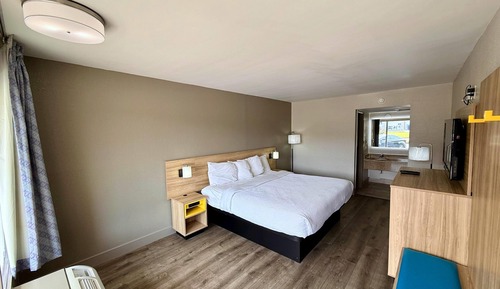 Accessible Room, 1 King Bed, Non-Smoking