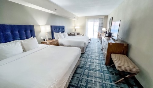 2 King Beds with Side Balcony