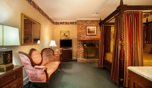 Room, 1 Queen Bed (102), Stairs Required